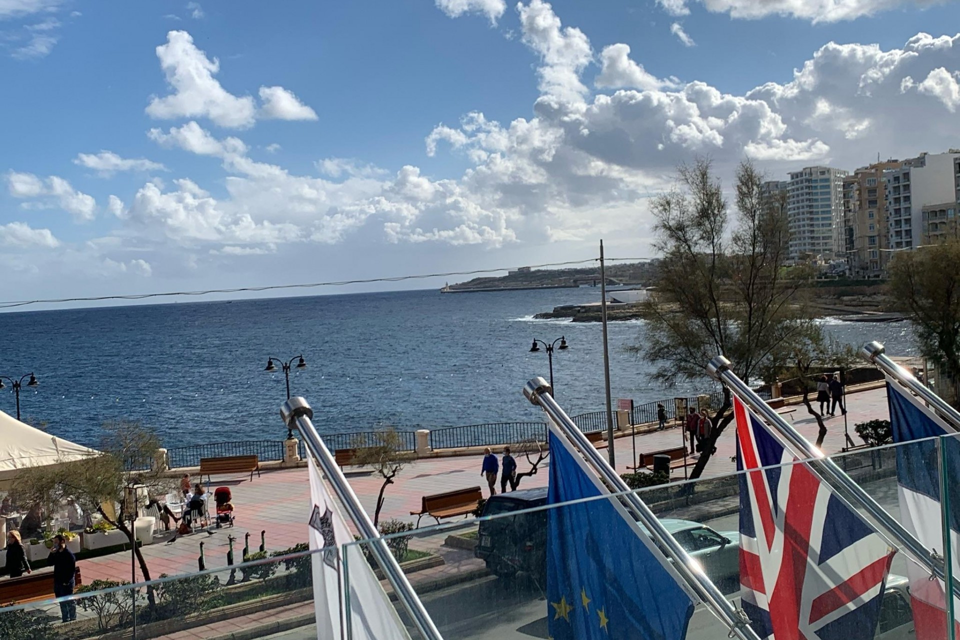 031-TE-terrace_72970348