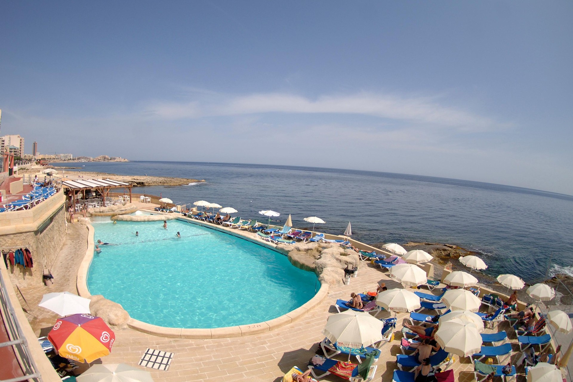 025-P-outdoor-pool_69909536