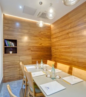 057-IT-internet-caf-_73681807