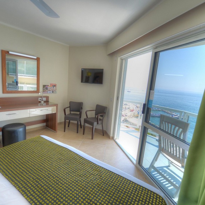 018-W-room-example-suite-executive-sea-view-executive-sea-view-suite_69909525